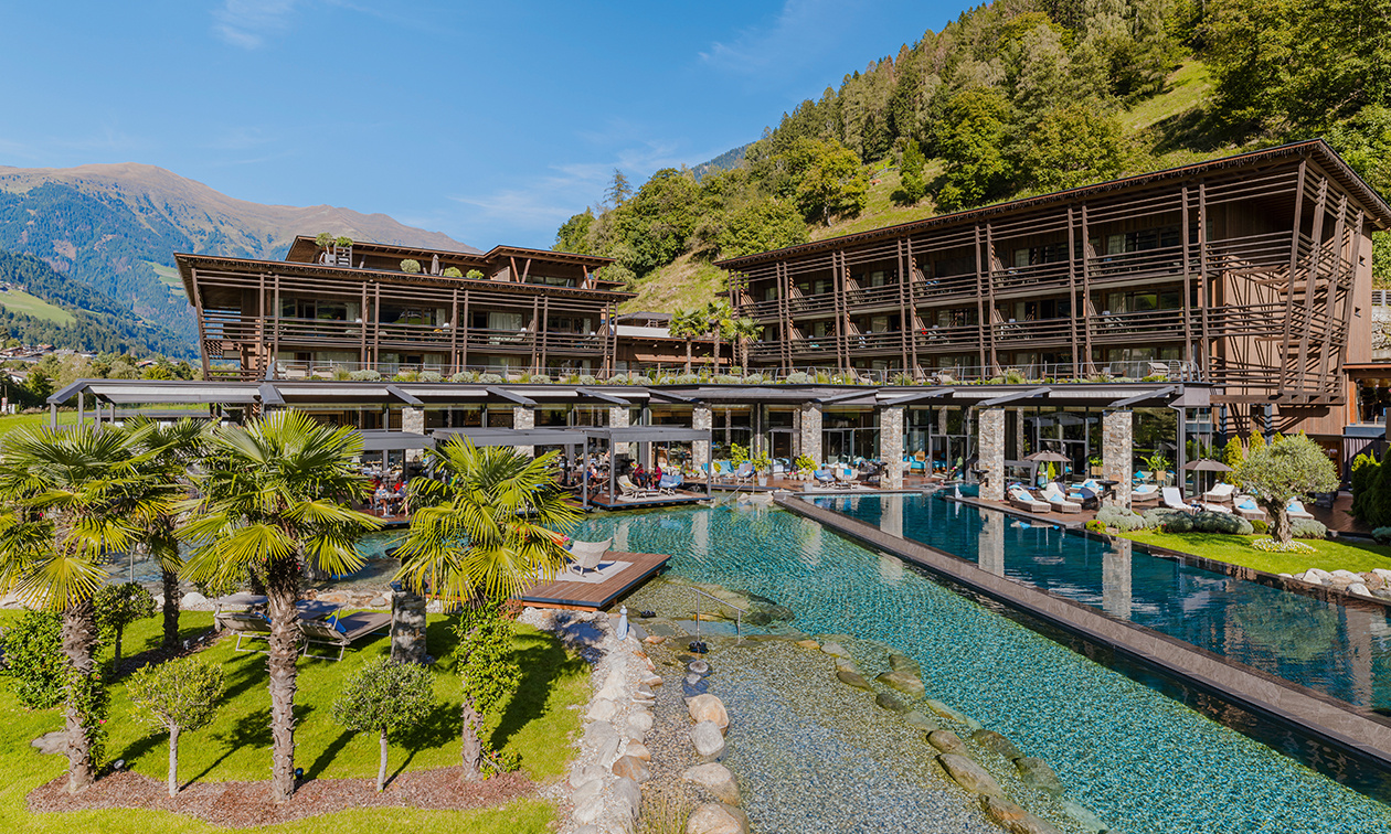 Die GOLF LODGE*****, das Adult only Hotel des Andreus Resorts, liegt direkt am Golfplatz Passeier.Meran.